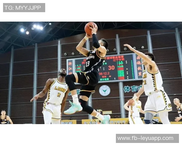 泰森半场表现惊艳6投5中砍下15分3篮板3助攻助力球队胜利